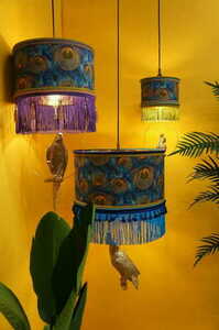 Las Plumas Granada Pendelleuchte aus Pfauenauge-Samt 35 cm small 4