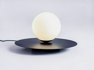 Schwarze Tischleuchte CustomForm SKIVA BALL S Ø30 cm 1×E14 max. 60 W small 0