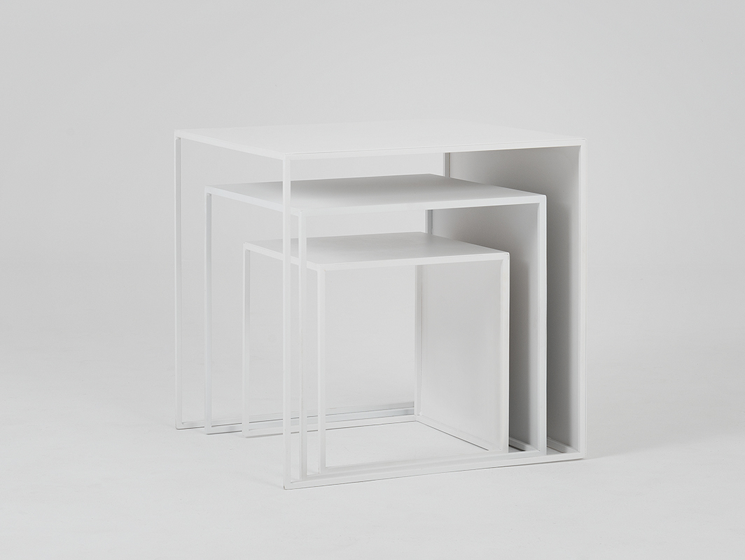 Anzeige Couchtisch 2er-Set WALL TRIO METAL 35x45x55 - weiß Couchtisch 2er-Set WALL TRIO METAL 35x45x55 - weiß