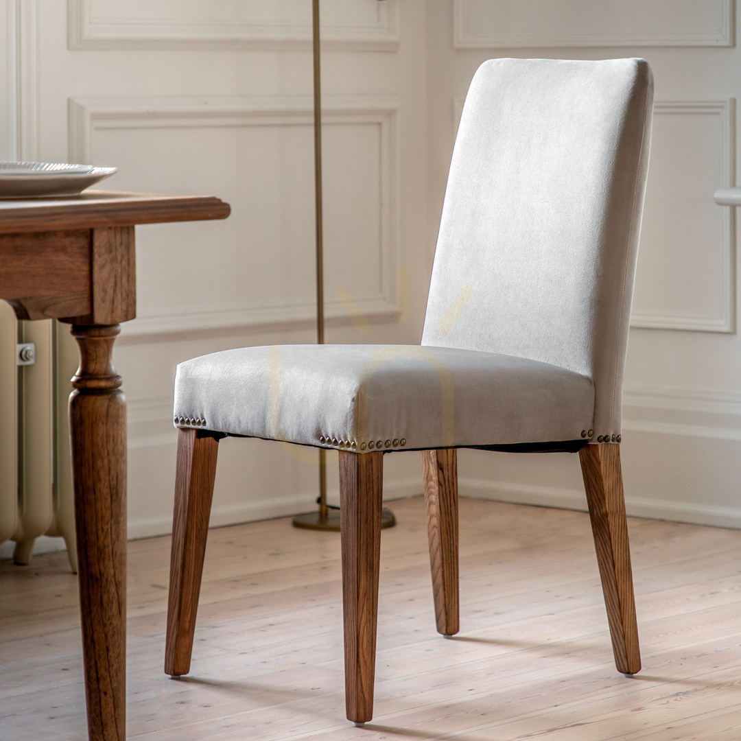 Aussicht Esszimmerstuhl 2er-Set Gallery Direct Highgrove Samt Taupe Eiche Esszimmerstuhl 2er-Set Gallery Direct Highgrove Samt Taupe Eiche