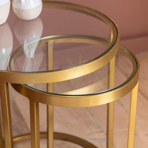 Beistelltisch 2er-Set Gallery Direct Rowe Gold Metall Glas 40 x 45 cm 2 Beistelltisch 2er-Set Gallery Direct Rowe Gold Metall Glas 40 x 45 cm small 2