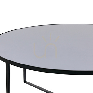 Couchtisch Gallery Direct Torrance 100x100 cm rauchgraues Glas schwarz Metall small 4