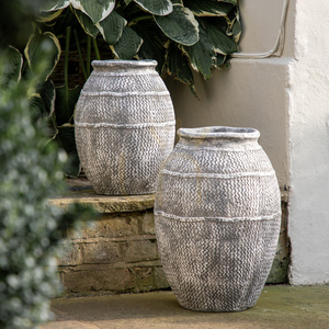 Vase Gallery Direct Zante groß antik grau Zement 49 cm small 1