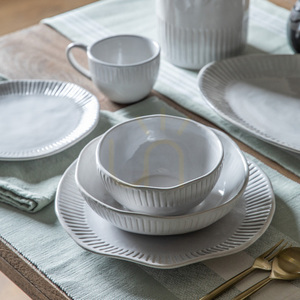 Essteller 4er-Set Gallery Direct Porzellan natur 28 cm organische Form geriffelter Rand small 1