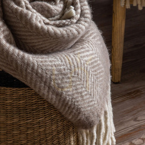 Wolldecke Fischgrätmuster taupe 130x170 cm 100% Wolle Gallery Direct 2 Wolldecke Fischgrätmuster taupe 130x170 cm 100% Wolle Gallery Direct small 2