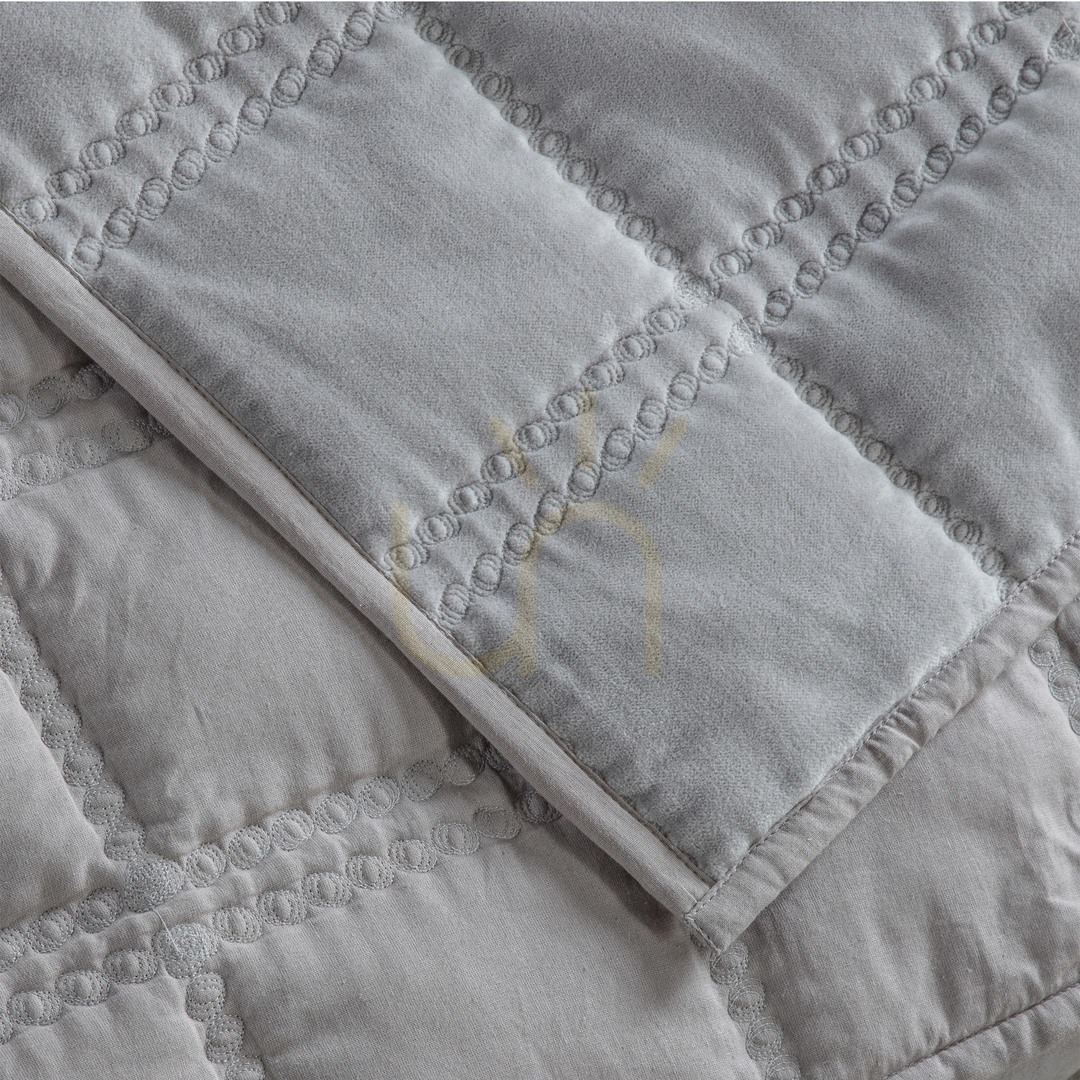 Vorschau Tagesdecke Gallery Direct Baumwollsamt grau 240x260 cm gesteppt Scandi Tagesdecke Gallery Direct Baumwollsamt grau 240x260 cm gesteppt Scandi