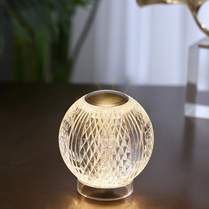 MARNI kleine LED-Tischleuchte - Messing natur QUINTIESSE small 6