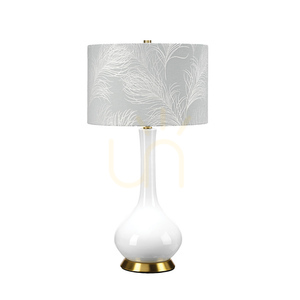 Milo Tischleuchte - 1 Lichtquelle - Weiß / Aged brass Elstead small 0