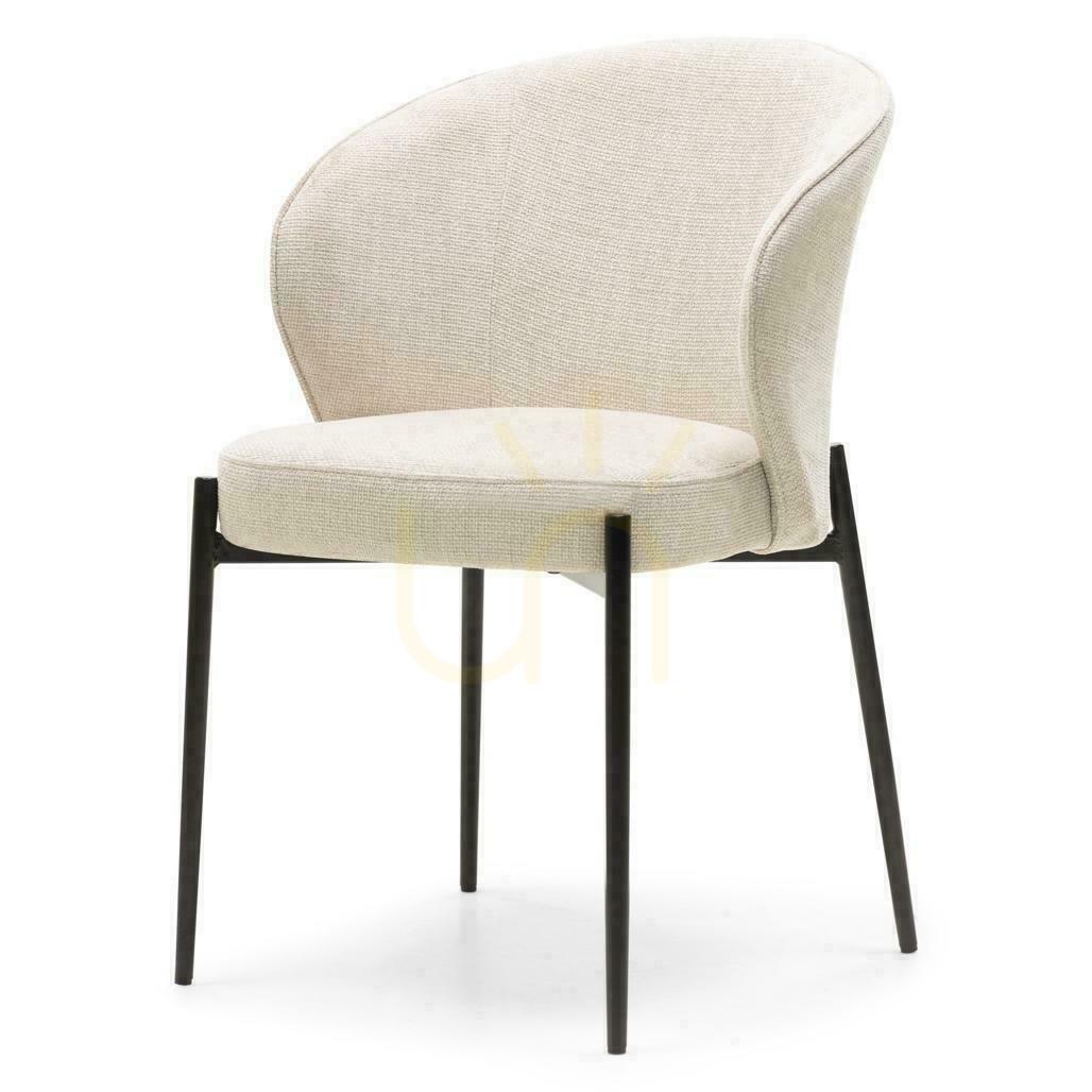 Zeige 2er-Set GUSTO Stühle Hellbeige mit schwarzen Beinen 2er-Set GUSTO Stühle Hellbeige mit schwarzen Beinen