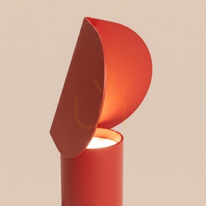 BISCUIT rote LED Schreibtischlampe 3000K small 4