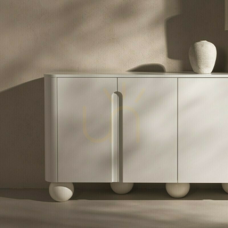 Aussicht Viertürige Kommode „SQUAREN“, weiß, mit abgerundeten, kugelförmigen Beinen von Nova Nook Viertürige Kommode „SQUAREN“, weiß, mit abgerundeten, kugelförmigen Beinen von Nova Nook