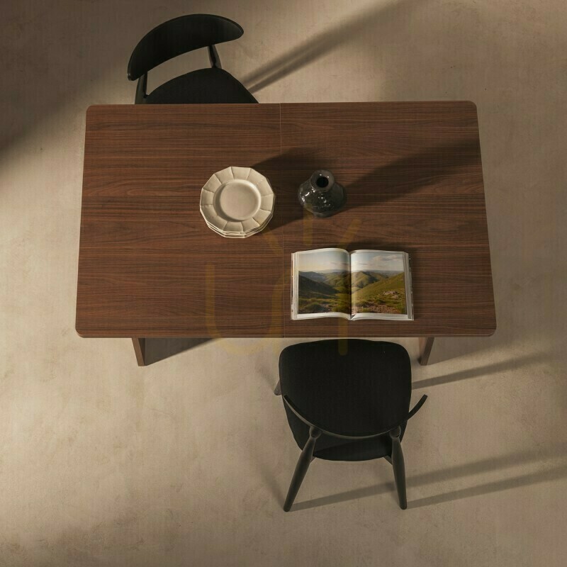 Aussicht FLLOR Ausziehbarer Tisch 140–200 cm, Lincoln Walnuss, Nova Nook mit dekorativem Wellenmuster FLLOR Ausziehbarer Tisch 140–200 cm, Lincoln Walnuss, Nova Nook mit dekorativem Wellenmuster