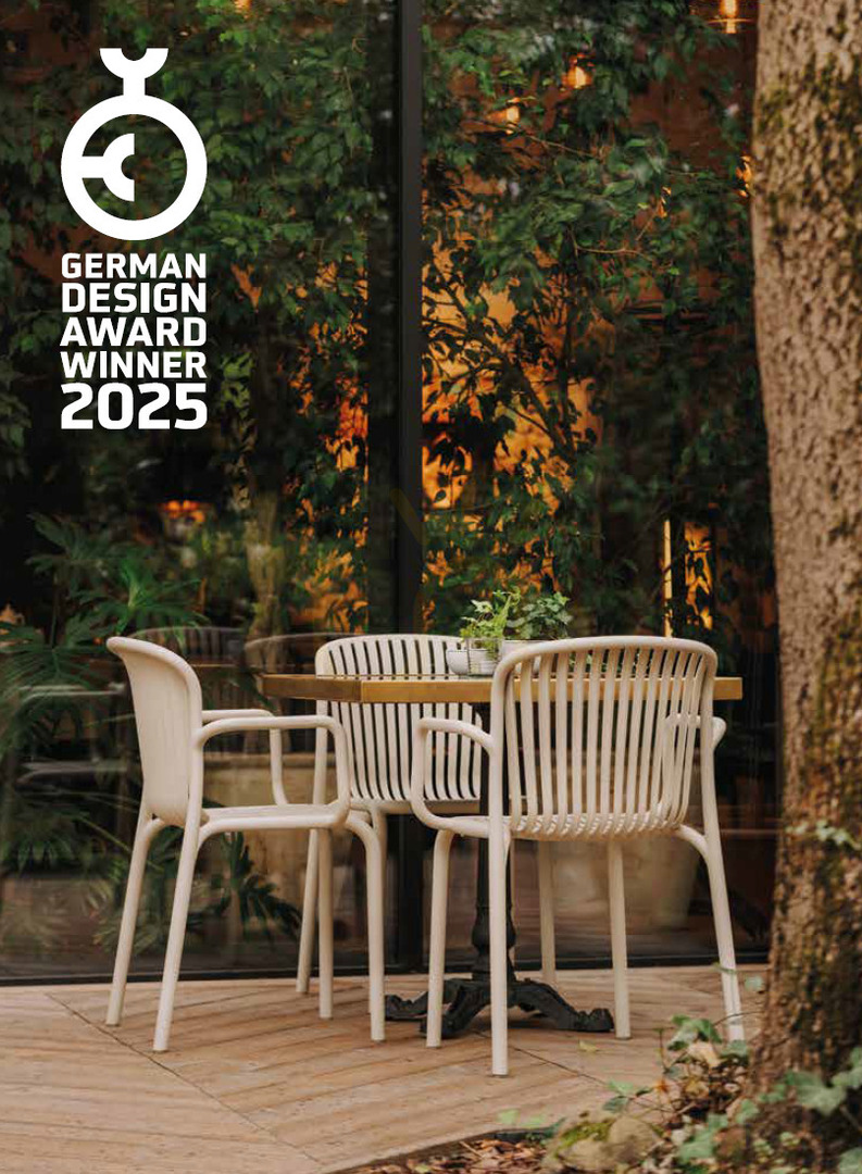 Anzeige FBRK658 Brene Gartenstuhl mit Armlehnen – Carbonfaser von FERNE FBRK658 Brene Gartenstuhl mit Armlehnen – Carbonfaser von FERNE