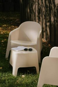 Milane FMIK768 Gartenstuhl mit Armlehnen – Weiß FERNE small 2