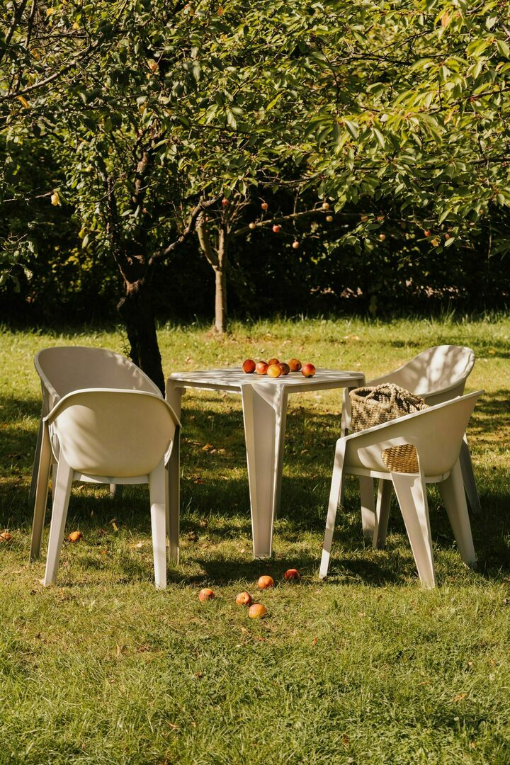 Vorschau FPRK568 Premo-Gartenstuhl mit Armlehnen – Earthy Taupe FERNE FPRK568 Premo-Gartenstuhl mit Armlehnen – Earthy Taupe FERNE