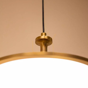 Issa LED-Pendelleuchte, mittel – gebürstetes Gold Elstead small 1