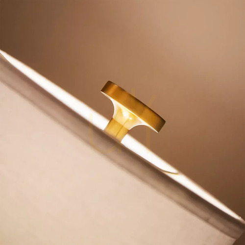 Prüfen Issa Tischleuchte – 1 Lichtquelle – gebürstetes Gold Elstead