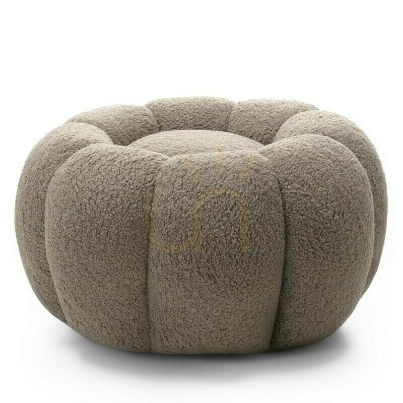 Zeige Ottomane „PERLE“, Farbe Cappuccino, Bouclé-Stoff, abgerundete Formen von Nova Nook Ottomane „PERLE“, Farbe Cappuccino, Bouclé-Stoff, abgerundete Formen von Nova Nook