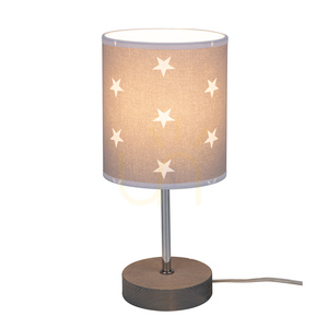 Fiete Tischlampe, 1xE27, Max. 25 W, grau gebeiztes Kiefernholz/Chrom/Grau-Weiß, Ø 13 cm small 1
