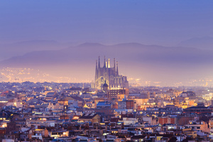 Magischer Sonnenuntergang in Barcelona, Sagrada Família, Luftaufnahme, Spiel des Lichtes und des Schattens, Wandwandbild 0 Magischer Sonnenuntergang in Barcelona, Sagrada Família, Luftaufnahme, Spiel des Lichtes und des Schattens, Wandwandbild small 0